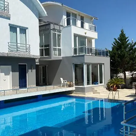 Yillik Villa Luxury Vilă Belek