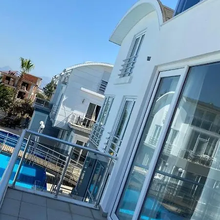 Yillik Villa Luxury Vilă *